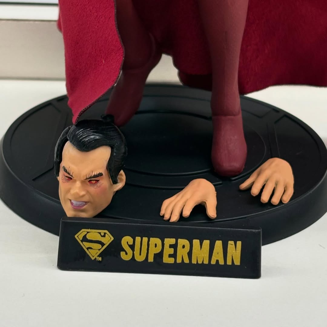 Superman With 1 Replaceable Head & 2 Replaceable Hands 20cm Action Figure