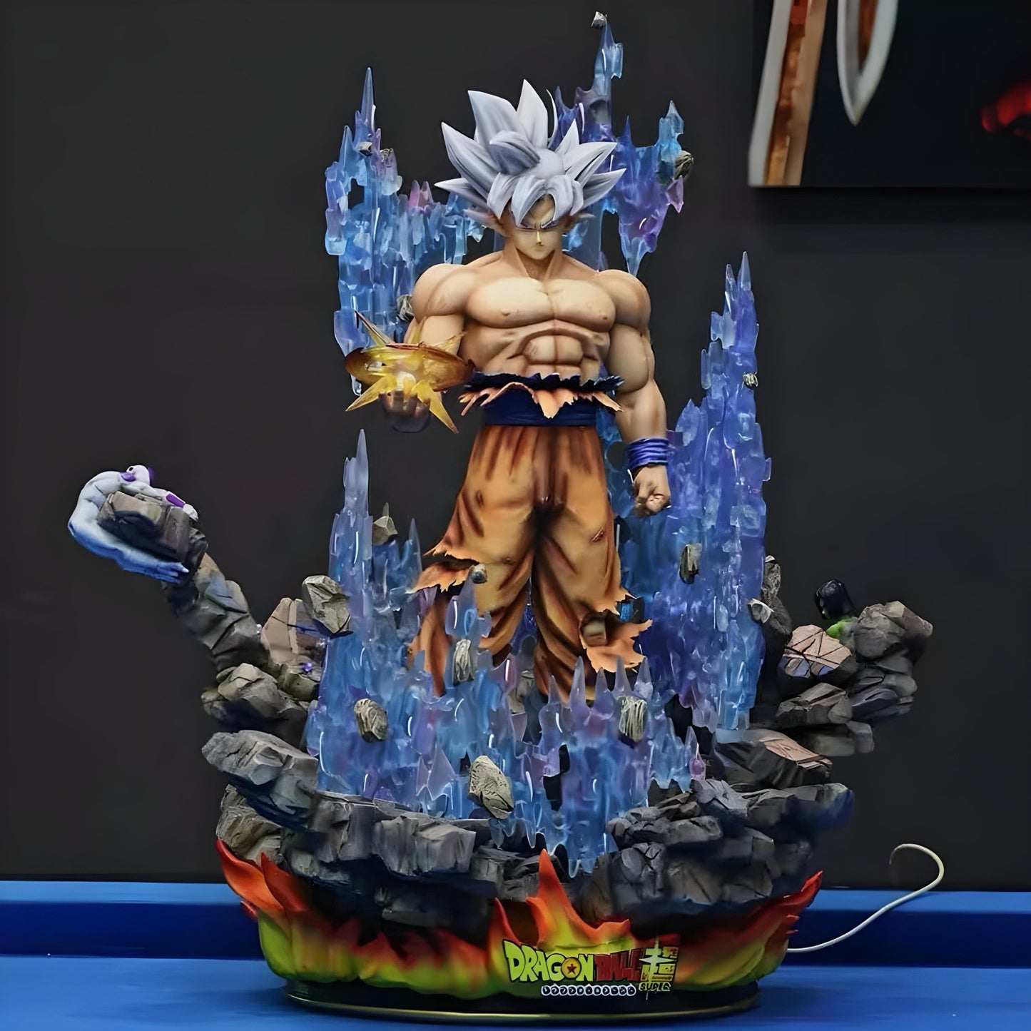 Son Goku Dragon Ball Head WIth Lights 35 cm - Dragon Ball Z