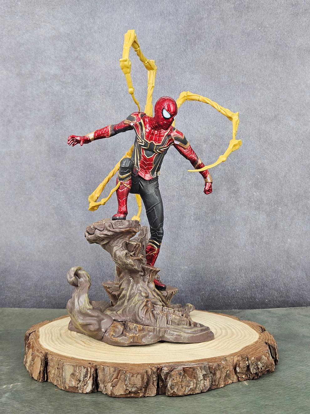 Infinity War Iron Spider-Man 28cm Action Figure - Marvel