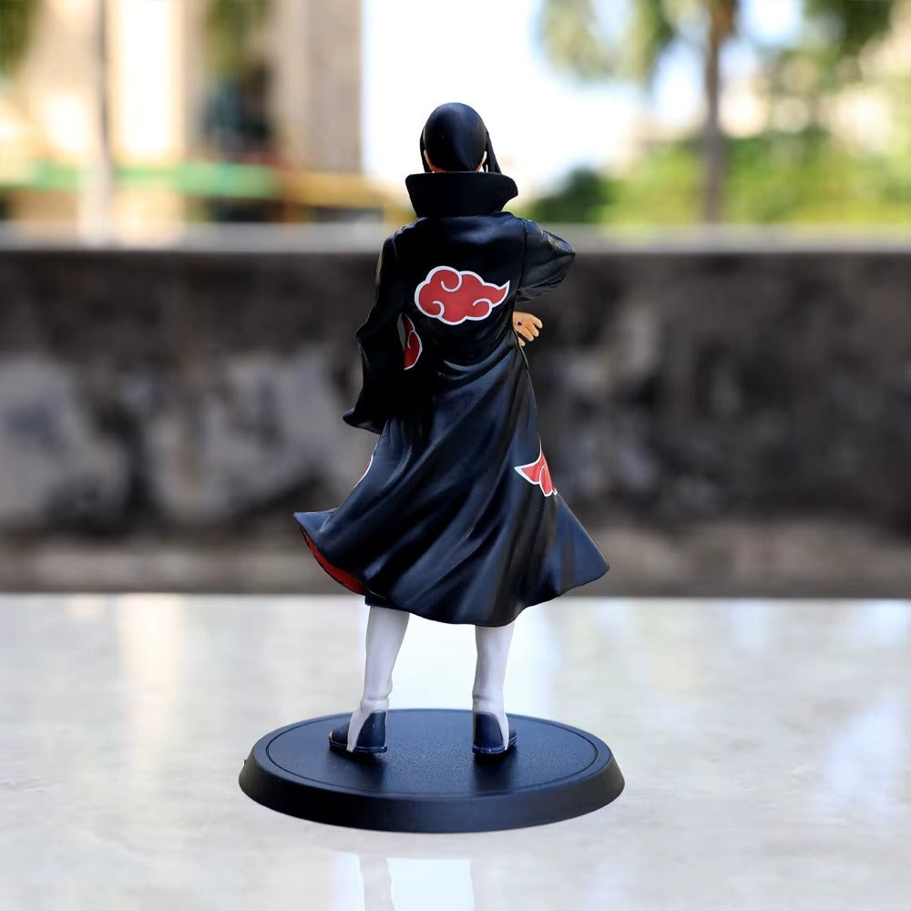 Itachi Standing - Naruto