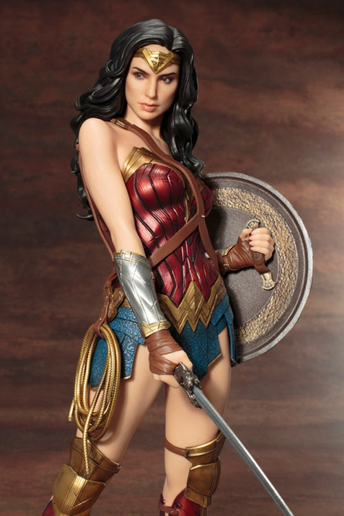 Wonder Women Action Figure 2 Hand, 2 Head  - DC