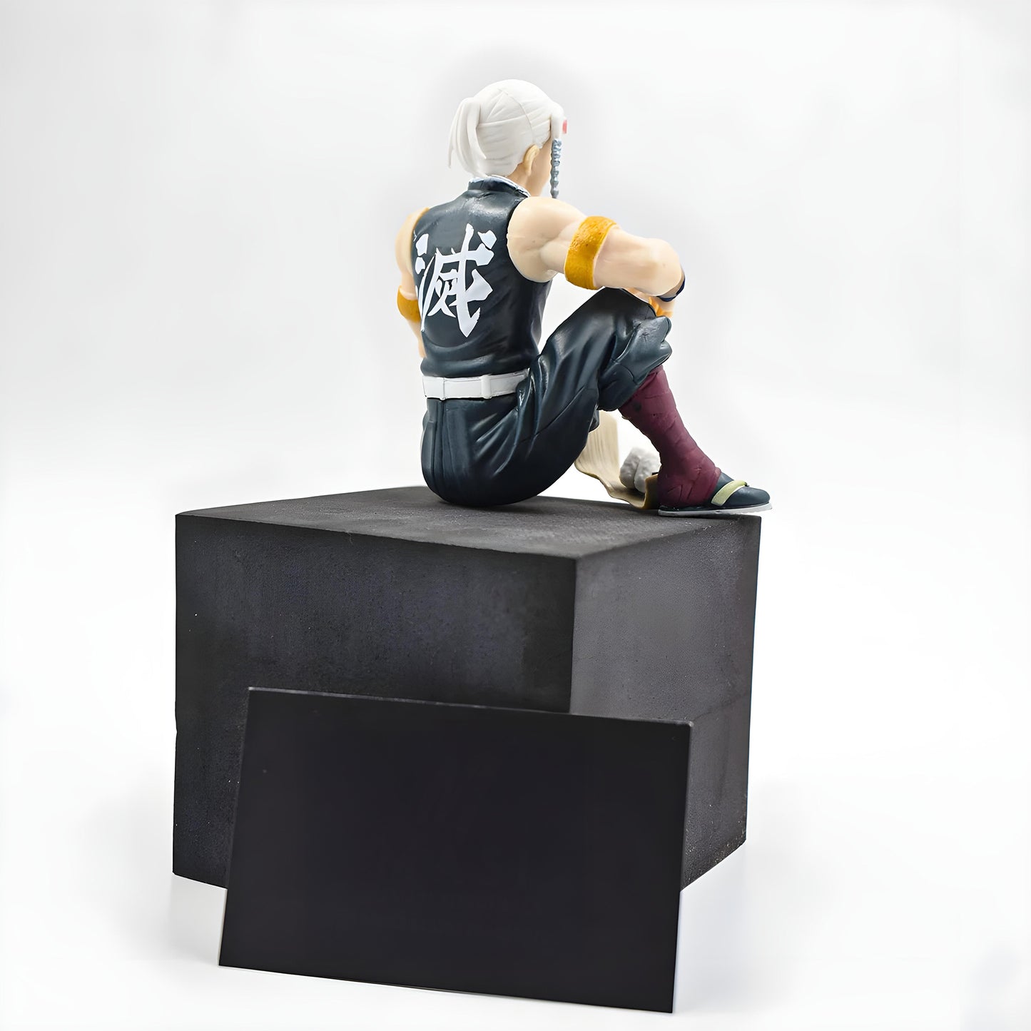 Tengen Uzui Hashira Sitting 10cm Action Figure - Demon Slayer