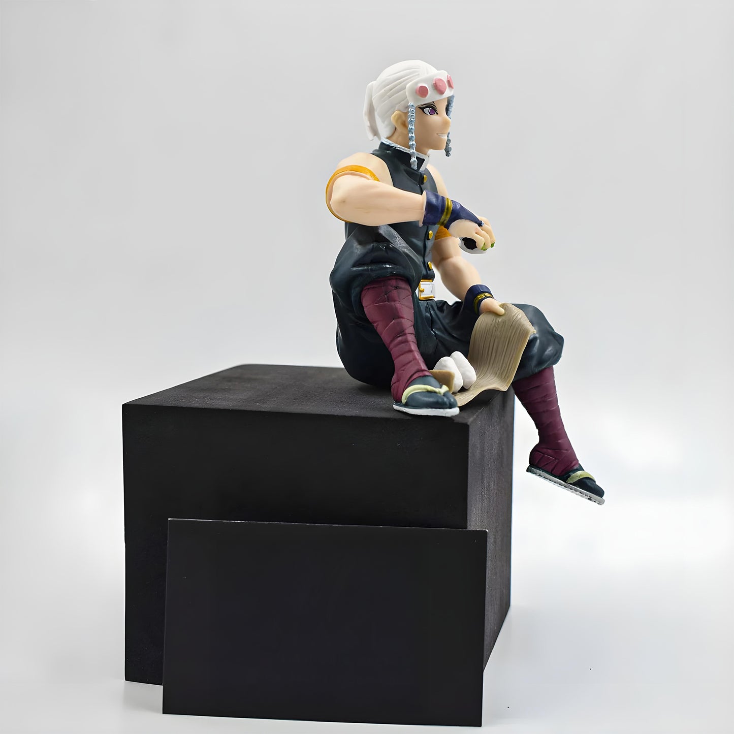 Tengen Uzui Hashira Sitting 10cm Action Figure - Demon Slayer