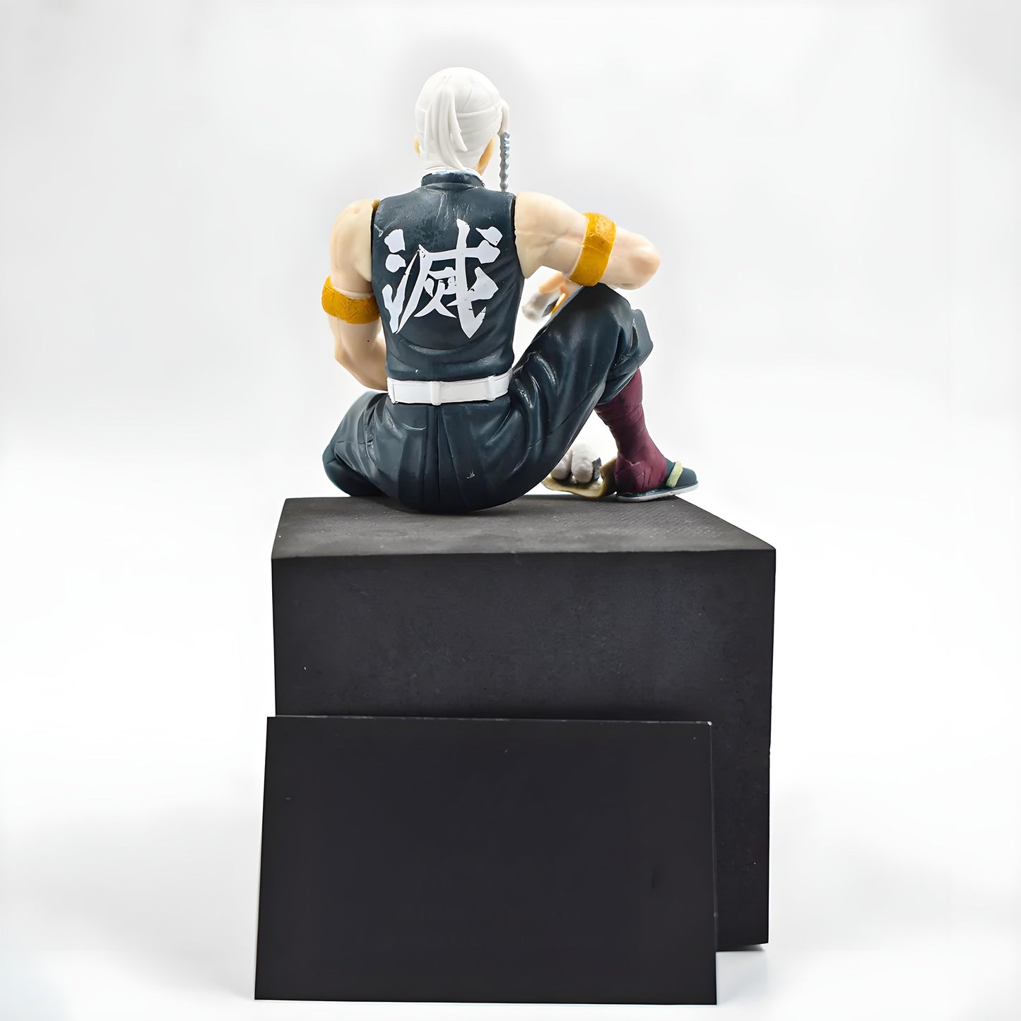 Tengen Uzui Hashira Sitting 10cm Action Figure - Demon Slayer