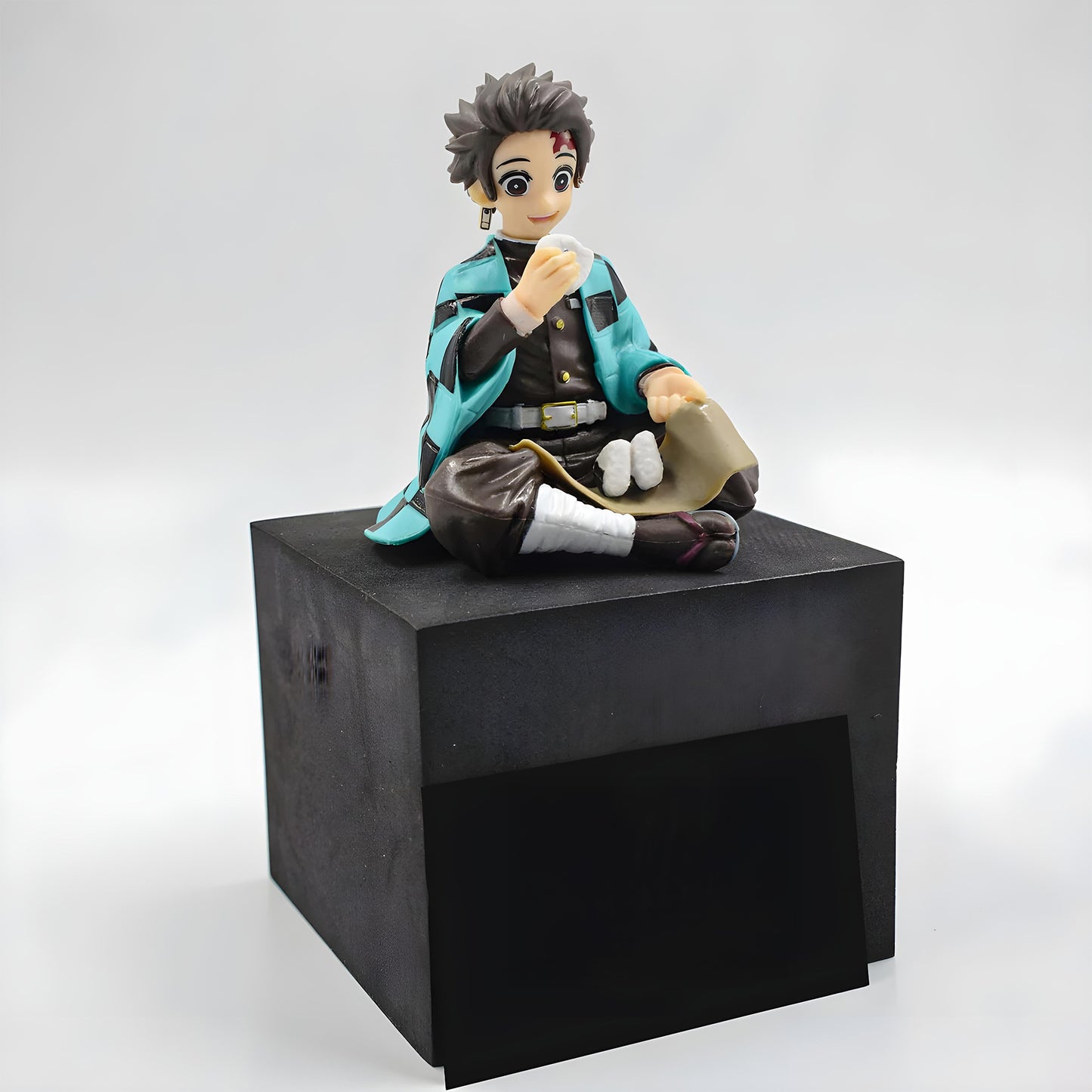 Tanjiro Sitting With Rice 11cm - Demon Slayer