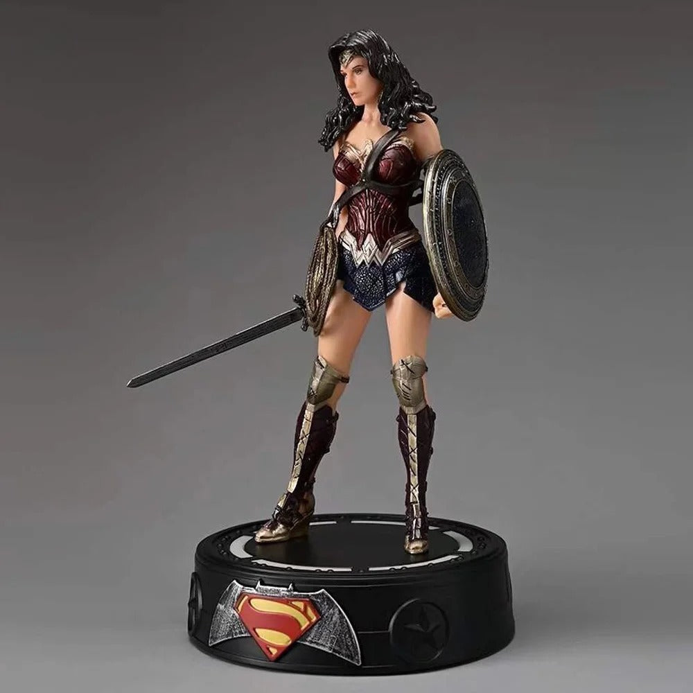Wonder Woman 20cm Led Base Figure ( Blister+Box ) - DC