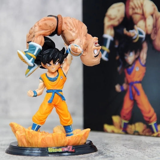 Goku Lifting Nappa 12m Action Figure - Dragon Ball Z
