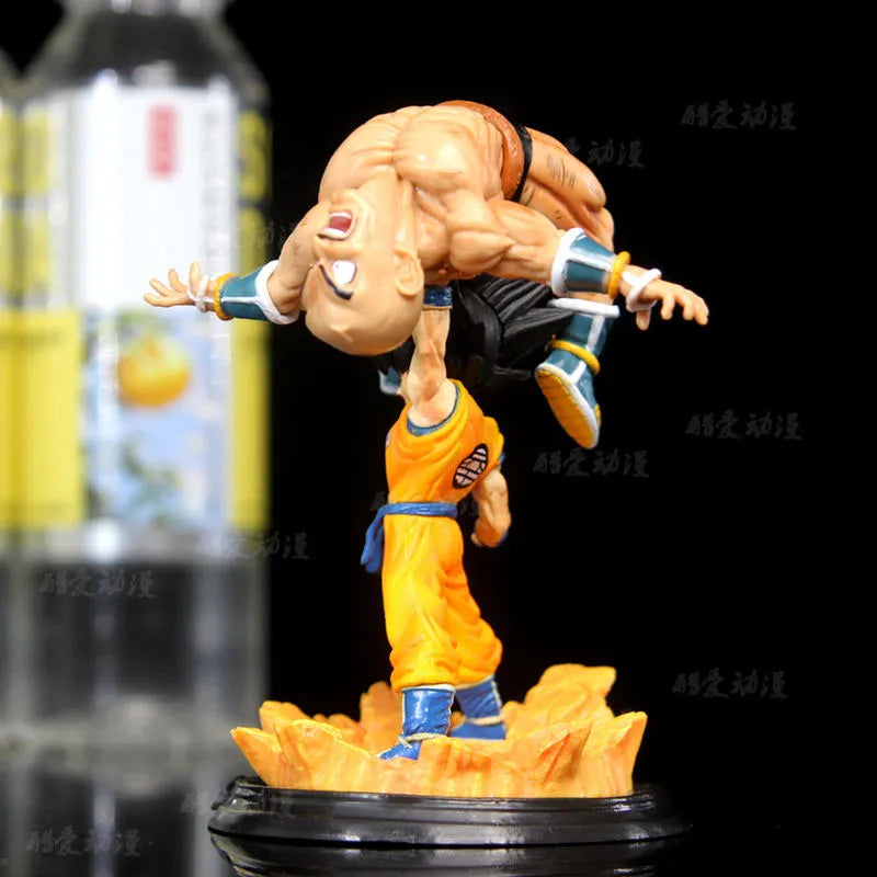 Goku Lifting Nappa 12m Action Figure - Dragon Ball Z