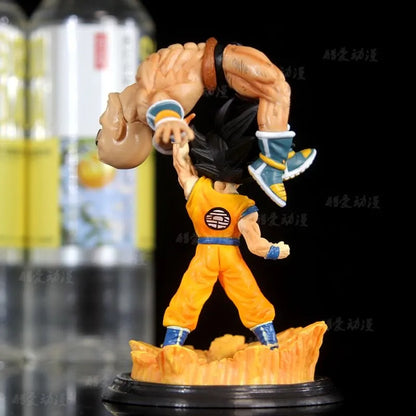 Goku Lifting Nappa 12m Action Figure - Dragon Ball Z