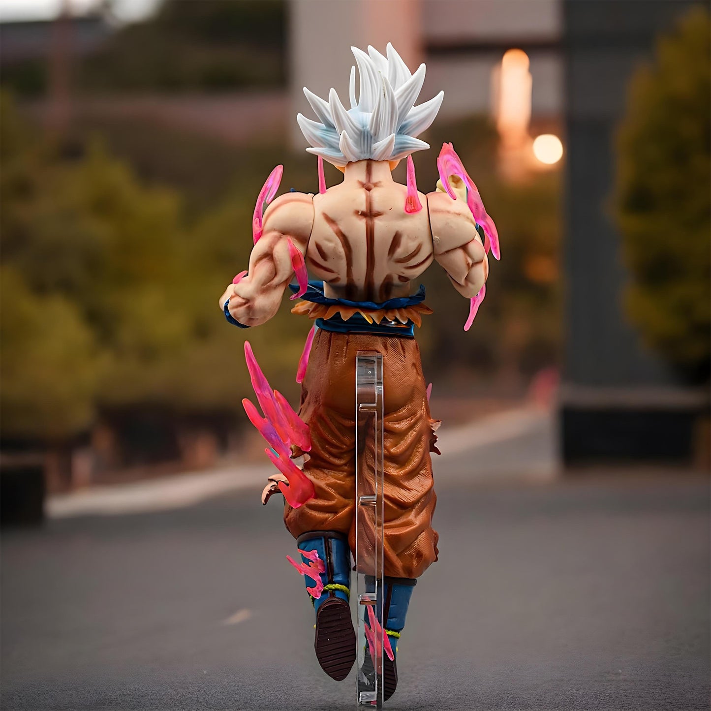 Son Goku Ultra Instinct White Hair 20cm - Dragon Ball Z