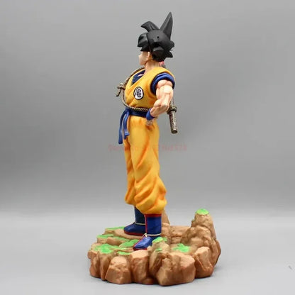 Sun Goku Somersault Cloud Super Saiyan Standing 32cm - Dragon Ball