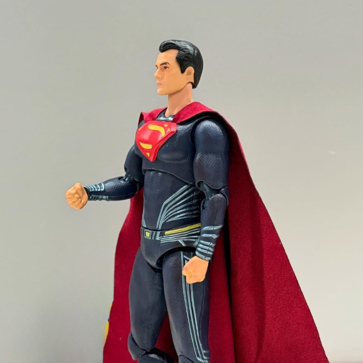 Superman With 1 Replaceable Head & 2 Replaceable Hands 20cm Action Figure