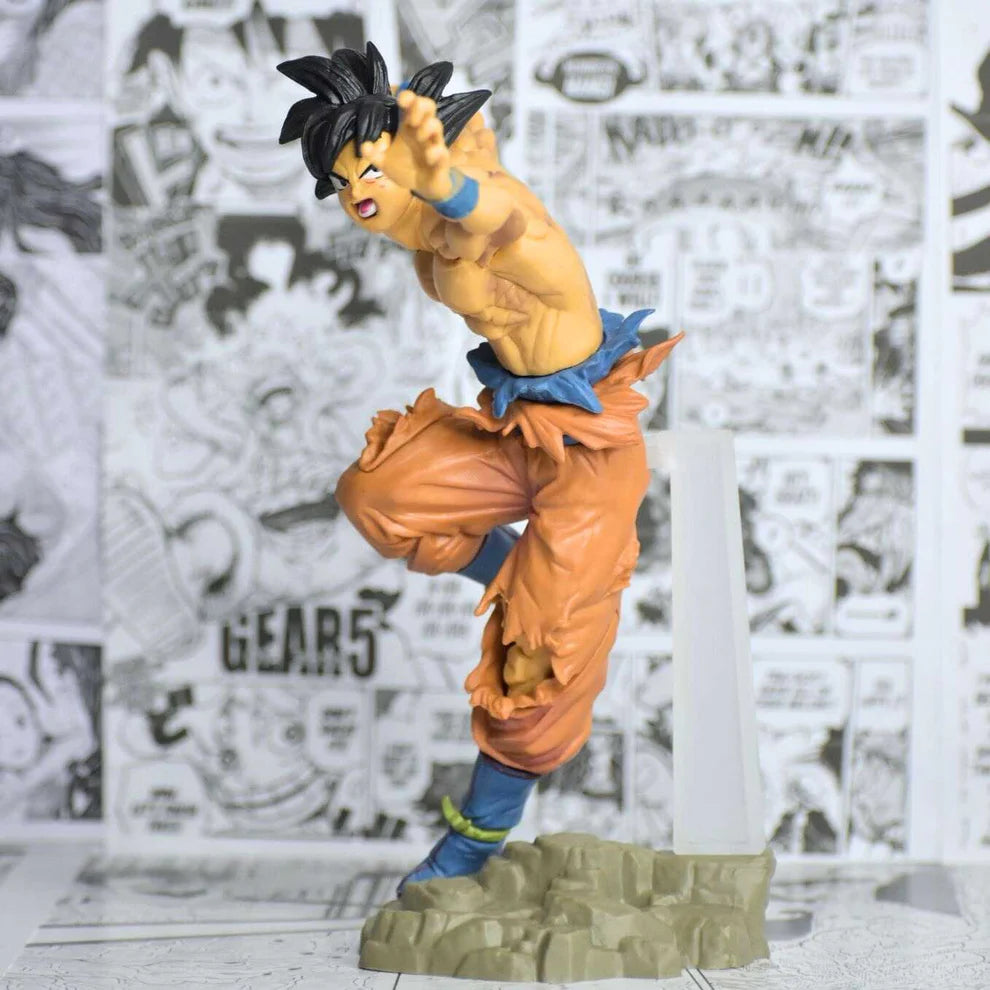 Goku Punching Action Figure 24 cm - Dragon Ball Z
