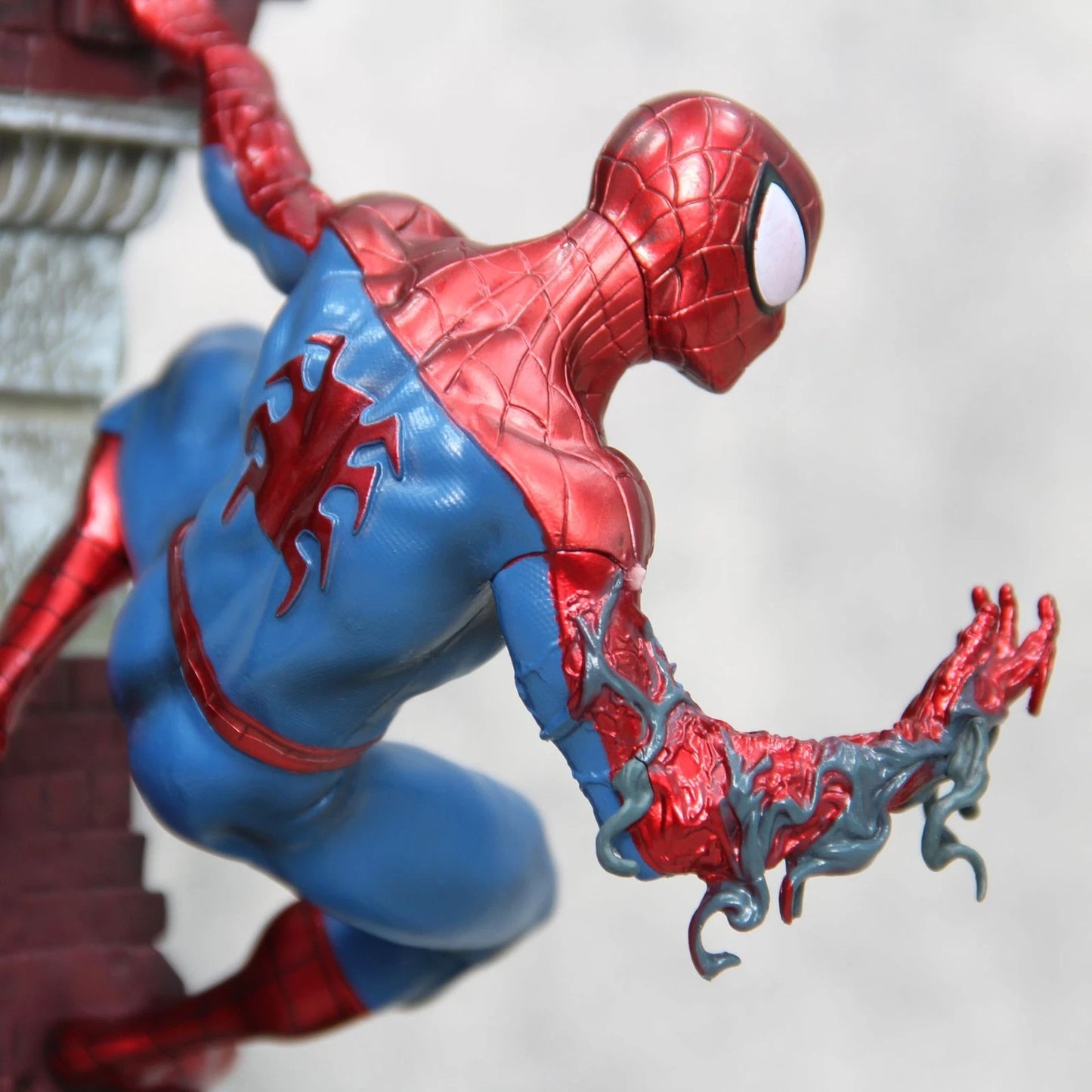 Spiderman: Far From Home 27cm Action Figure - Marvel