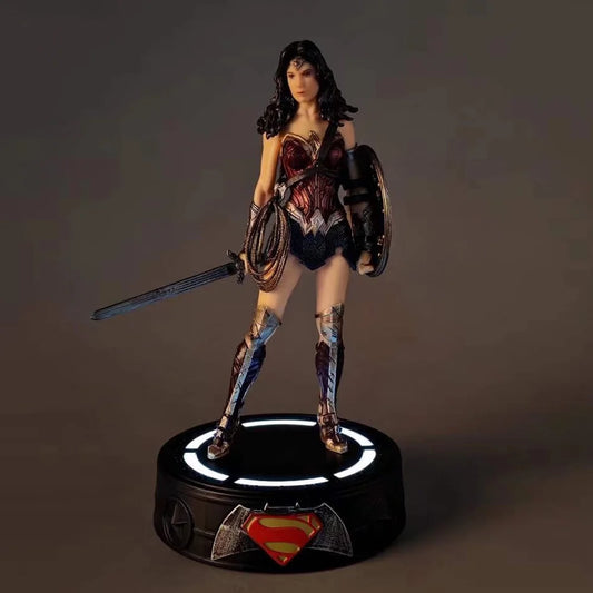Wonder Woman 20cm Led Base Figure ( Blister+Box ) - DC